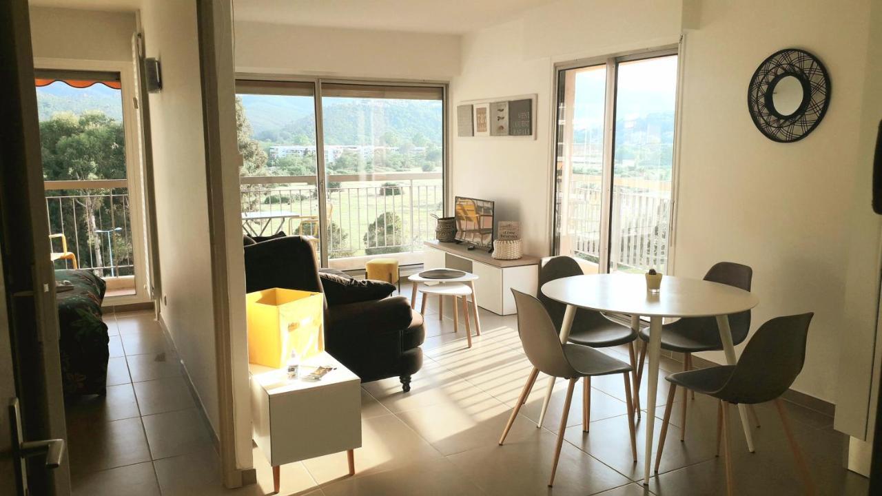 Appartement Le Gorecki: Poolside Residence near Mandelieu La Napoule Exterior photo