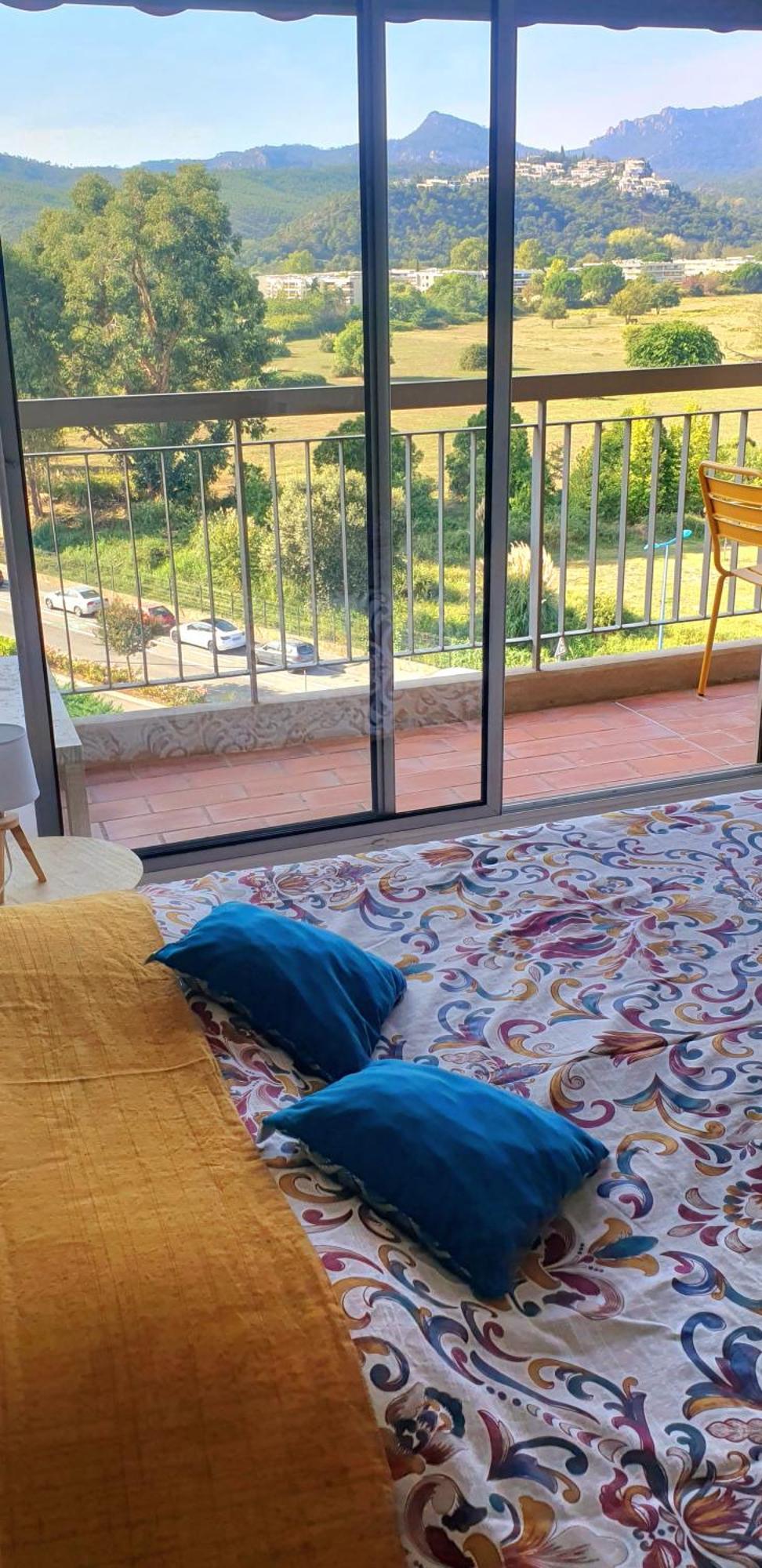 Appartement Le Gorecki: Poolside Residence near Mandelieu La Napoule Exterior photo